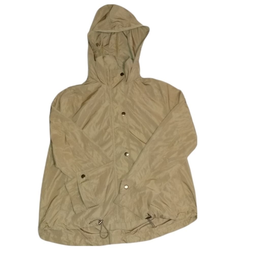 Love Tree Light Weight Green Jacket . ❤️🌲